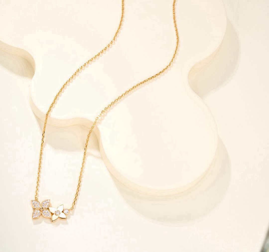 Louis Vuitton Flower Diamond Necklace